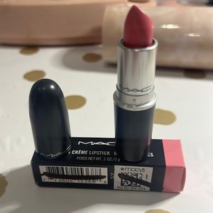 New MAC 💄 lipstick 💄 with box.